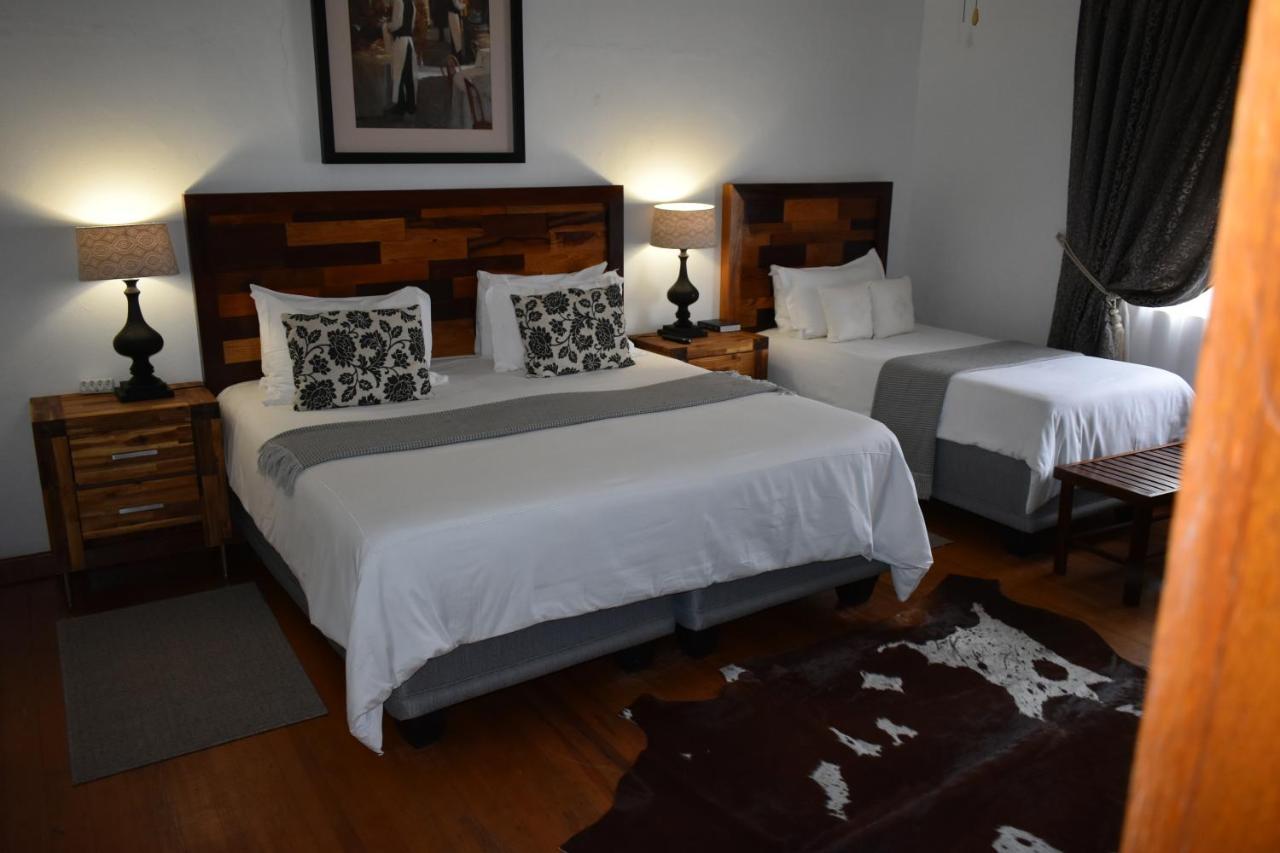 Steytlerville Royal Hotel Екстериор снимка