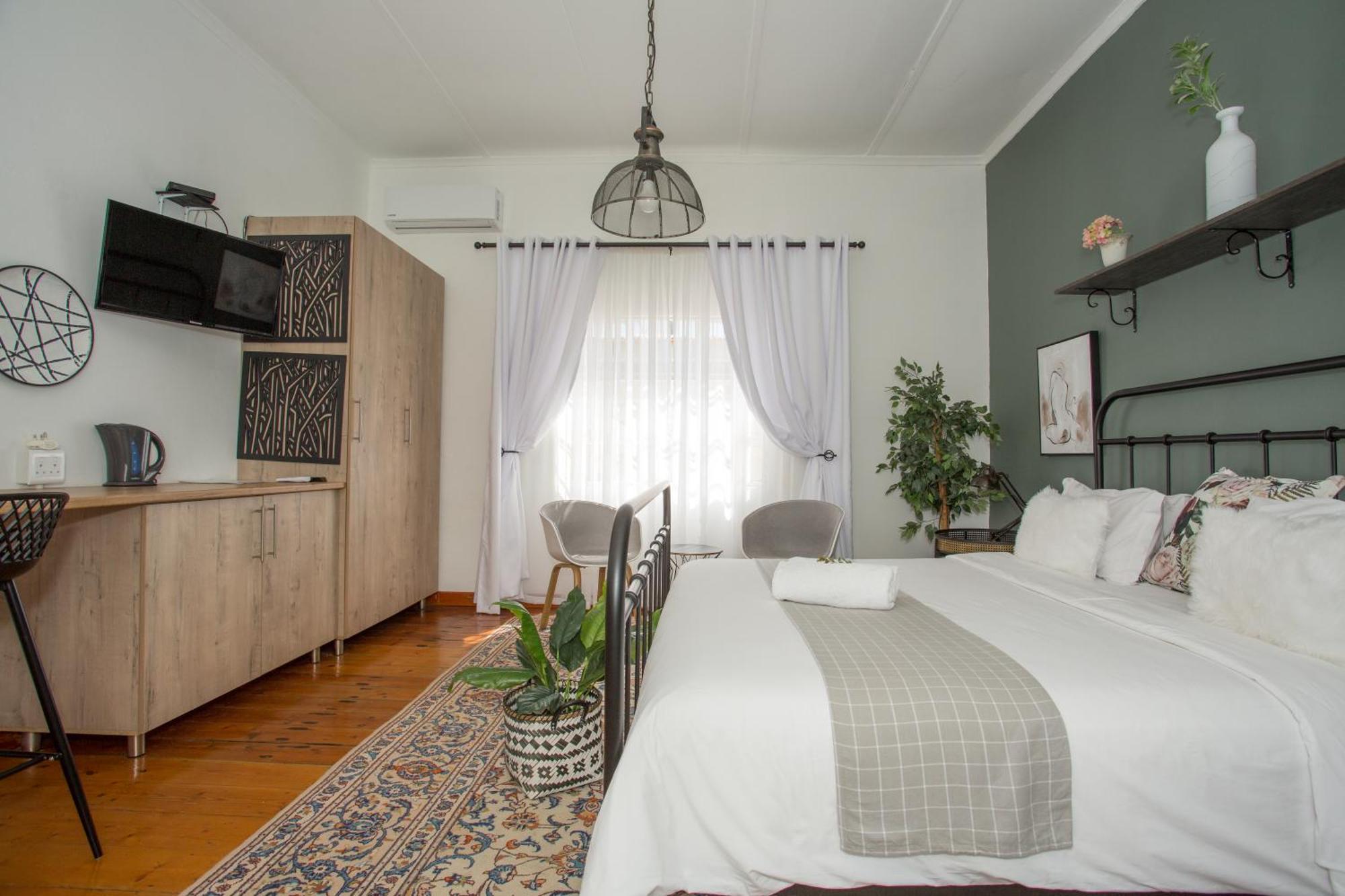 Steytlerville Royal Hotel Екстериор снимка