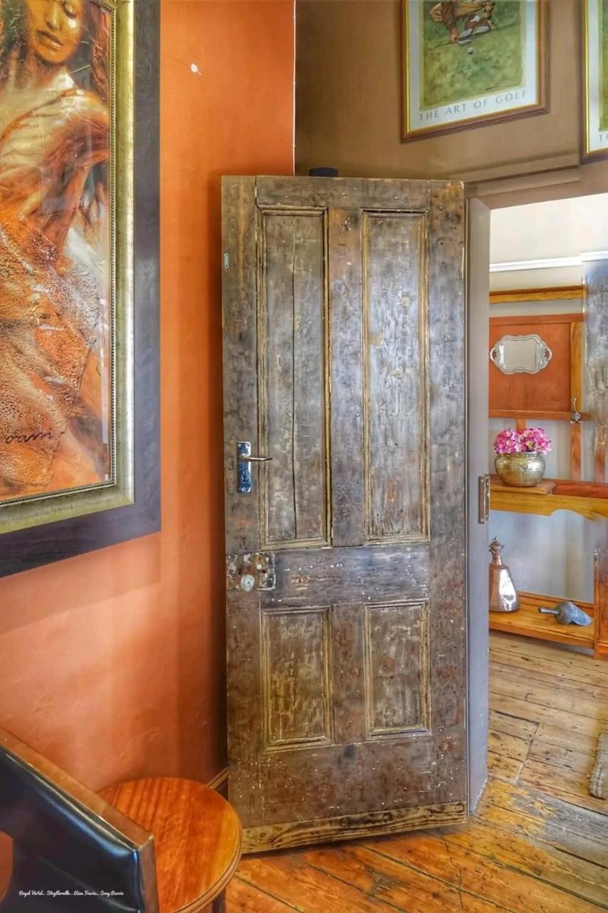 Steytlerville Royal Hotel Екстериор снимка
