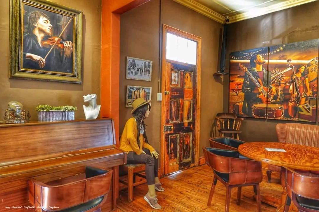 Steytlerville Royal Hotel Екстериор снимка