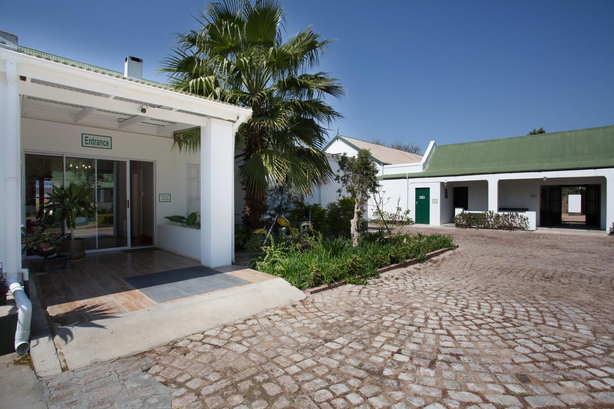 Steytlerville Royal Hotel Екстериор снимка