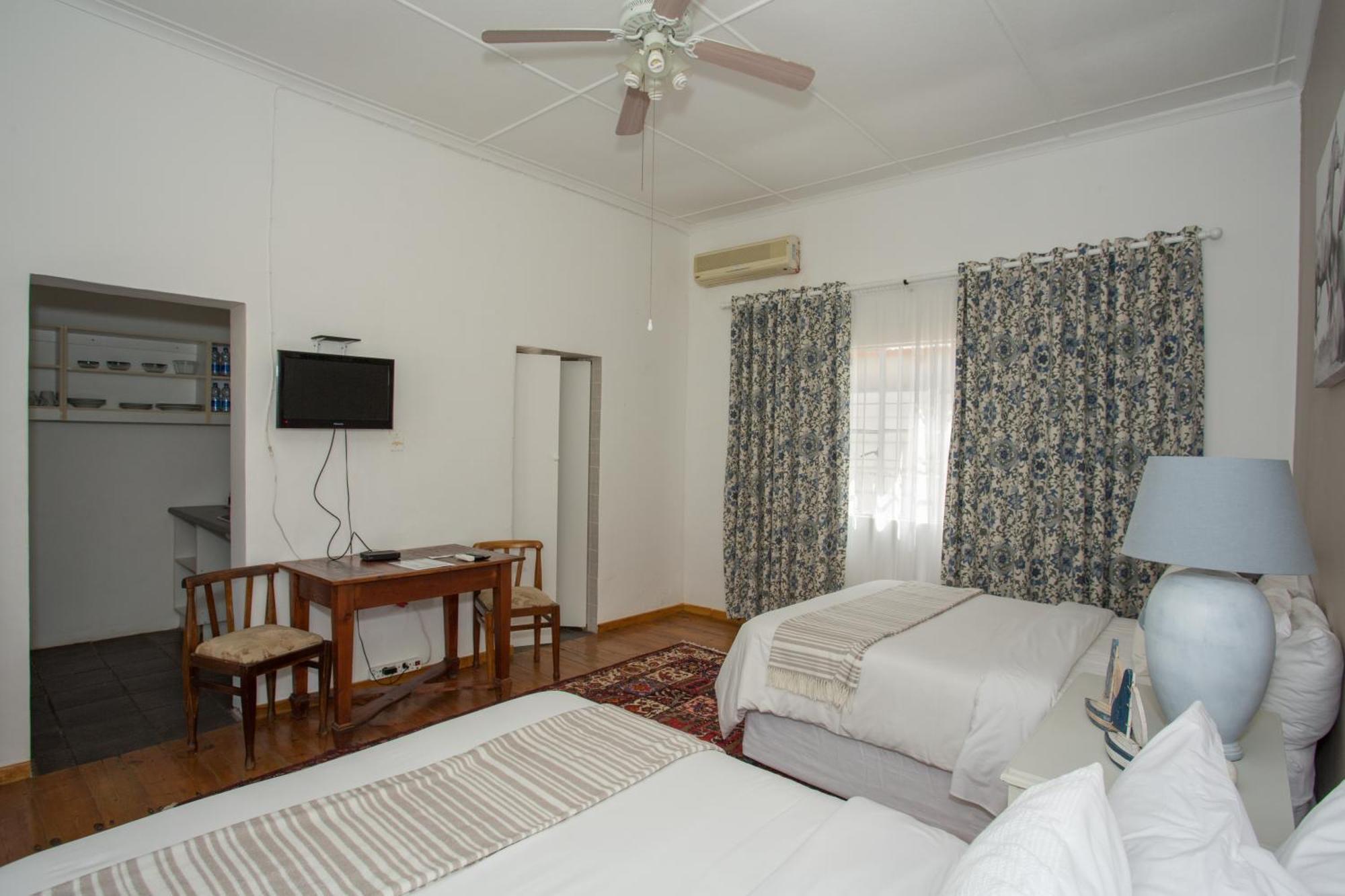 Steytlerville Royal Hotel Екстериор снимка