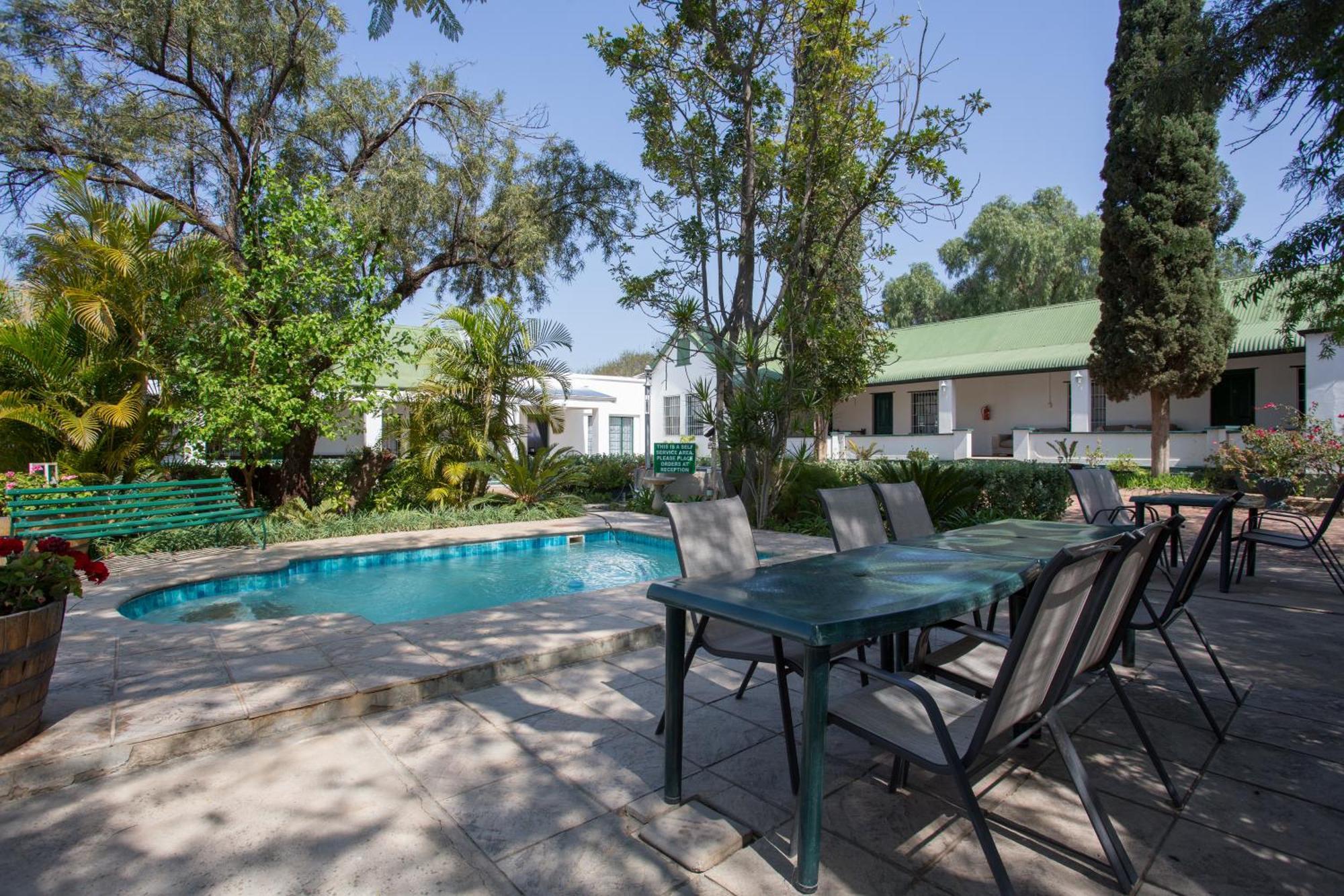 Steytlerville Royal Hotel Екстериор снимка