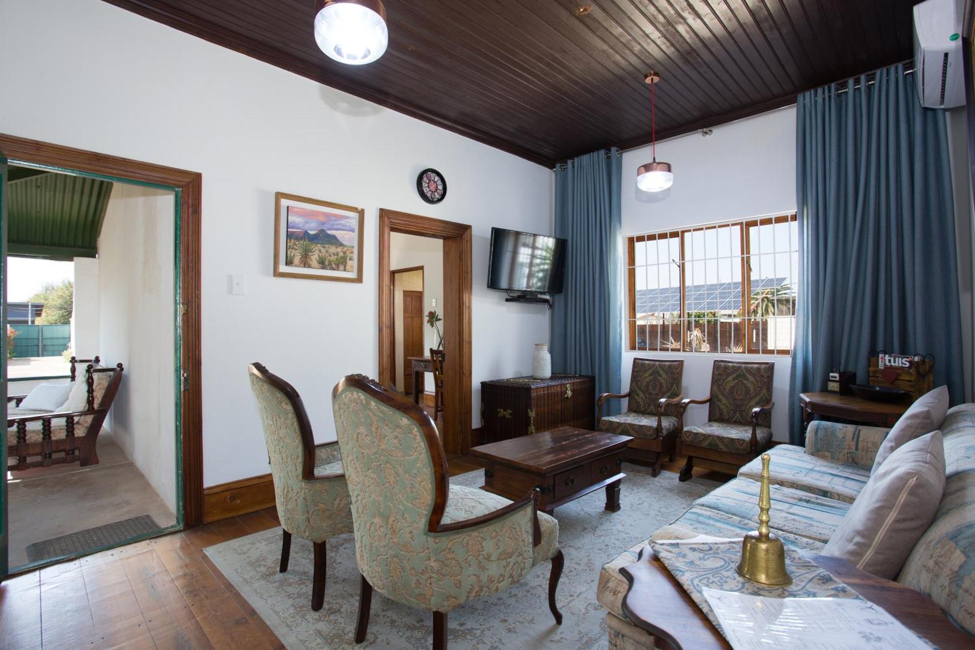Steytlerville Royal Hotel Екстериор снимка