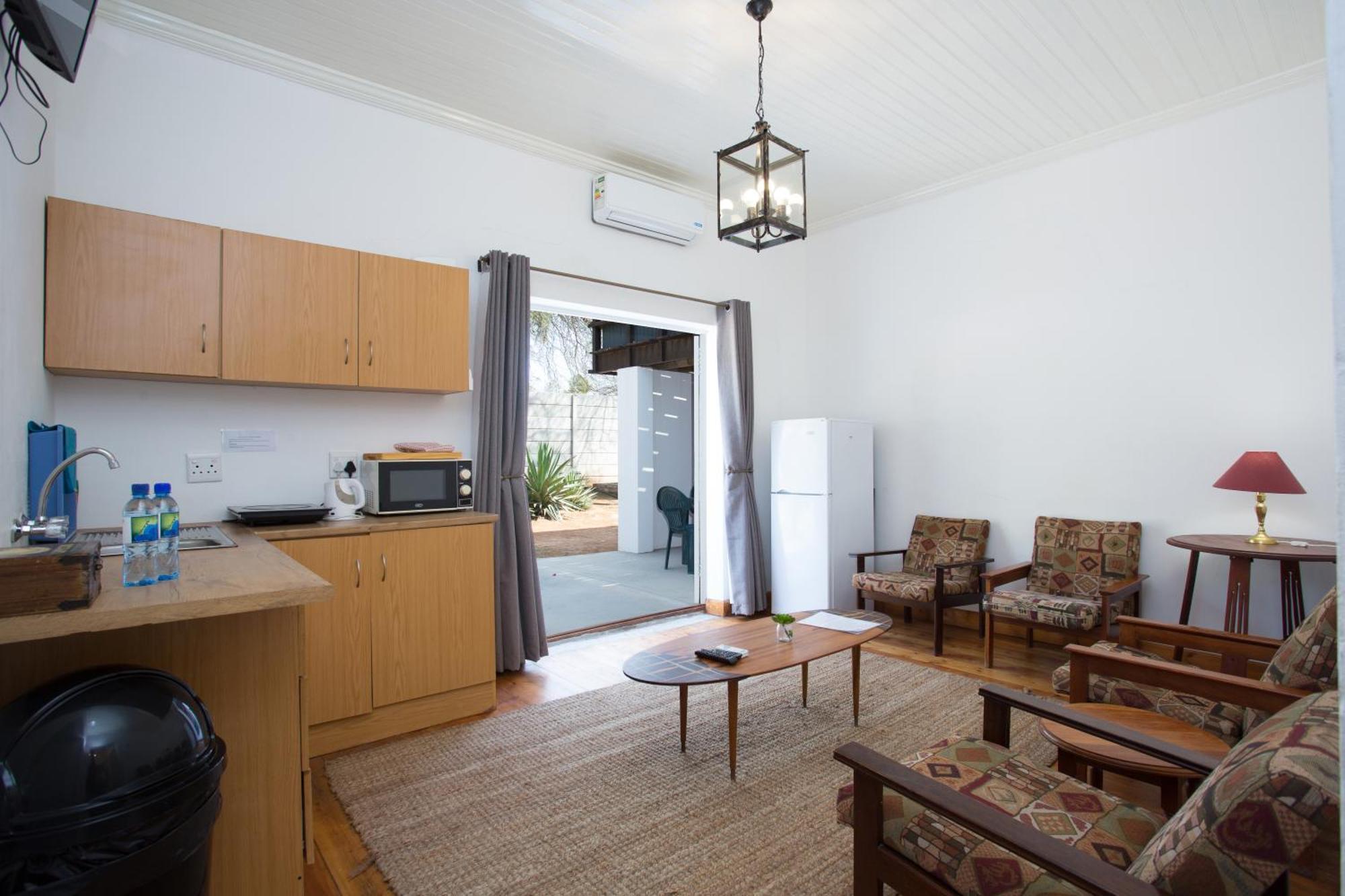 Steytlerville Royal Hotel Екстериор снимка