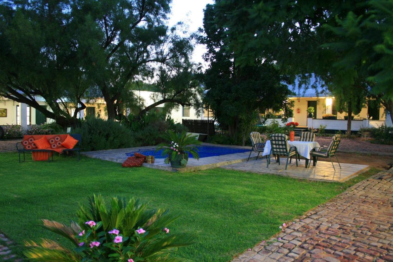 Steytlerville Royal Hotel Екстериор снимка
